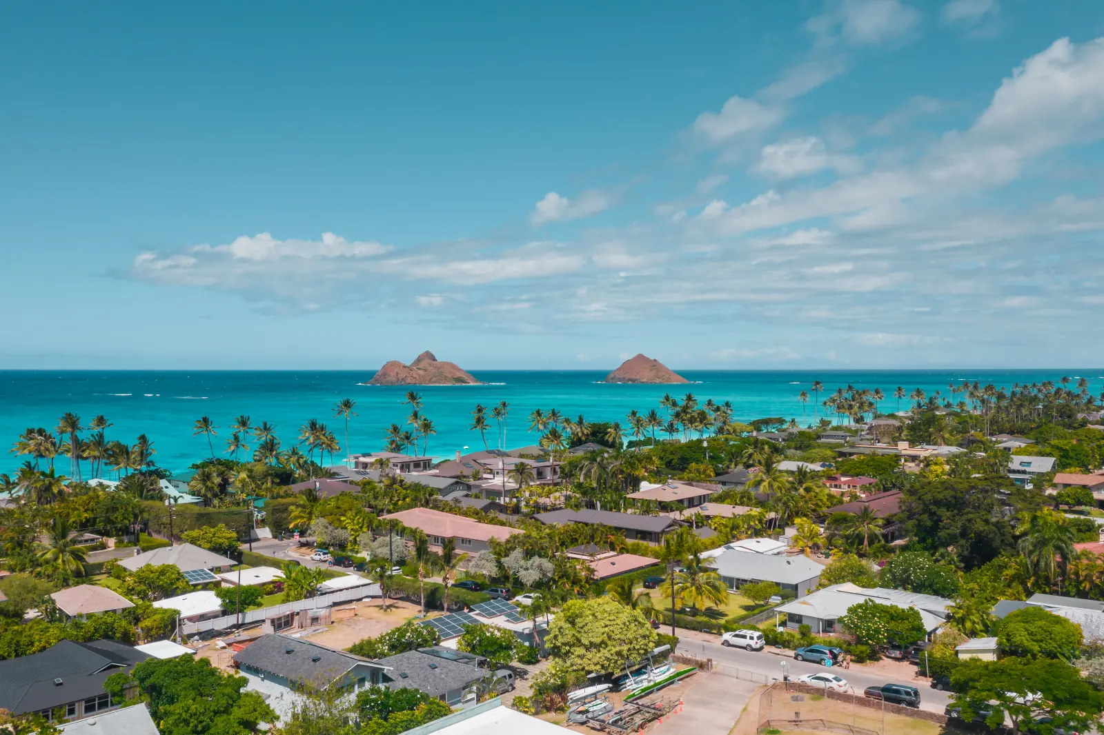 Turquoise water and white sand at Lanikai Beach on Oahu